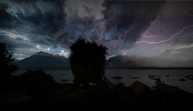 Gewitter über dem Thunersee.