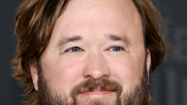 Haley Joel Osment makes rare red carpet appearance