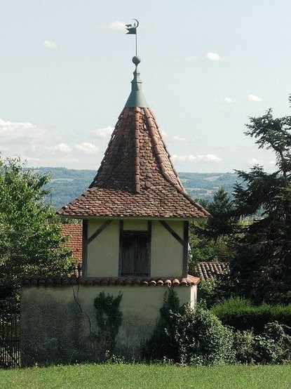 Ferme du Chuzeau dite Ferme Berlioz à #LaCôteSaintAndré (#Isère) Le domaine a appartenu au XVIIIe siècle à la famille de Louis Berlioz, père d'Hector Berlioz. Les bâtiments ont été construits au cours de plusie...
Suite 👉 https://monumentum.fr/monument-historique/pa38000016/la-cote-saint-andre-ferme-du-chuzeau-dite-ferme-berlioz
#Patrimoine #MonumentHistorique
Photo CC-BY-SA 4.0 : Joussef952