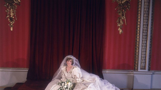 The very unusual thing Princess Diana had sewn into the back of her wedding dress on the day she married Prince Charles
