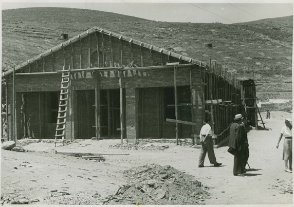 Gyaros Island of Exile - ICRC V-P-HIST-E-05821.JPG - Ghioura island, penitentiary camp nr.4. The new administrativ buildings in construction.