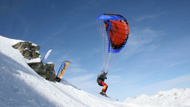 une touriste allemande adepte du speed-riding chute perd la vie dans la station des Deux Alpes
