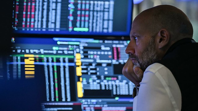 Sentiment on stocks collapses the most since the February market top