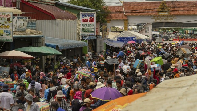 Cambodian migrant workers face an uncertain future as Thai border conflict drives them home