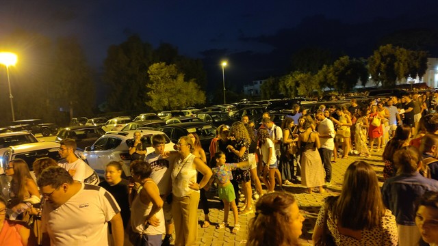 Queue of people entering The Kolors concert.