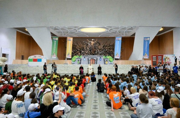 Pope expands rights for parents working in the Vatican