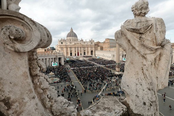 Pope leads mass for armed forces, police and security personnel