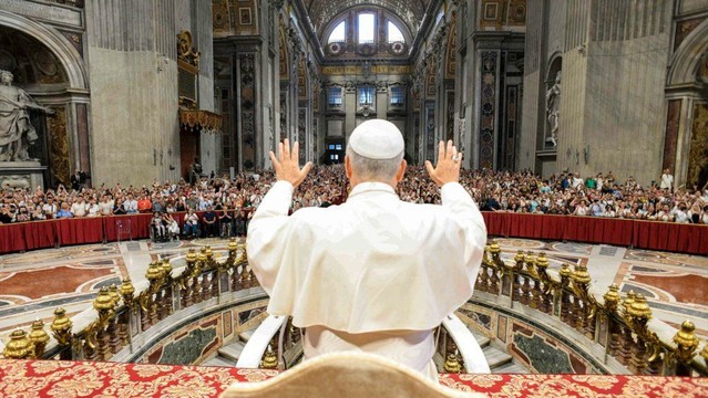Hope is knowing God is always ready to forgive, pope says at audience
