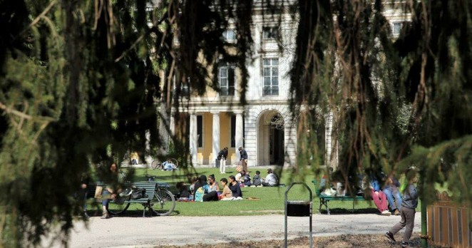 Grenoble. Des lectures pour les plus petits au jardin des plantes Joséphine Baker