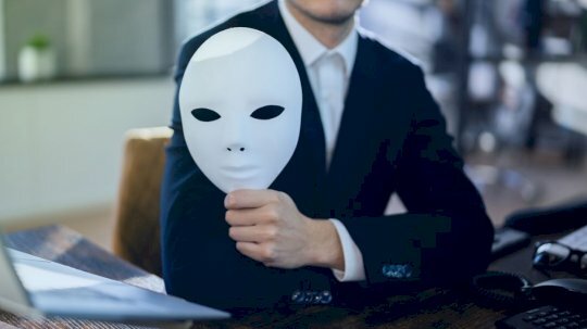 ai-impersonation-scams-are-exploding:-here’s-how-to-spot-and-stop-them-–-source:-heimdalsecurity.com