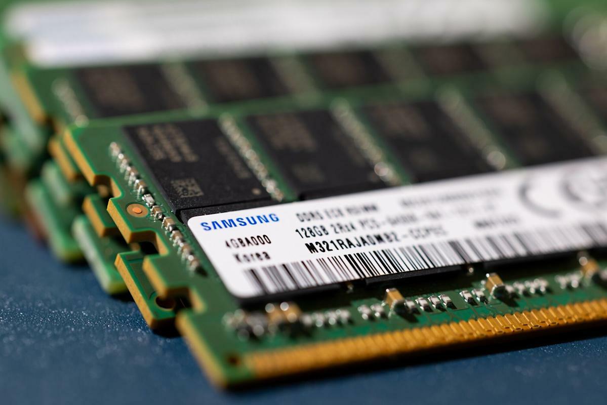 Samsung to Make Tesla AI Chips in $16.5 Billion Multiyear Deal