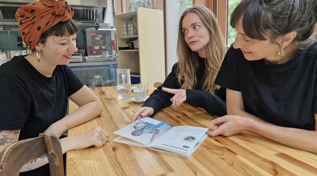 Trente recettes pour raconter le monde, le livre du restau associatif Fair. e